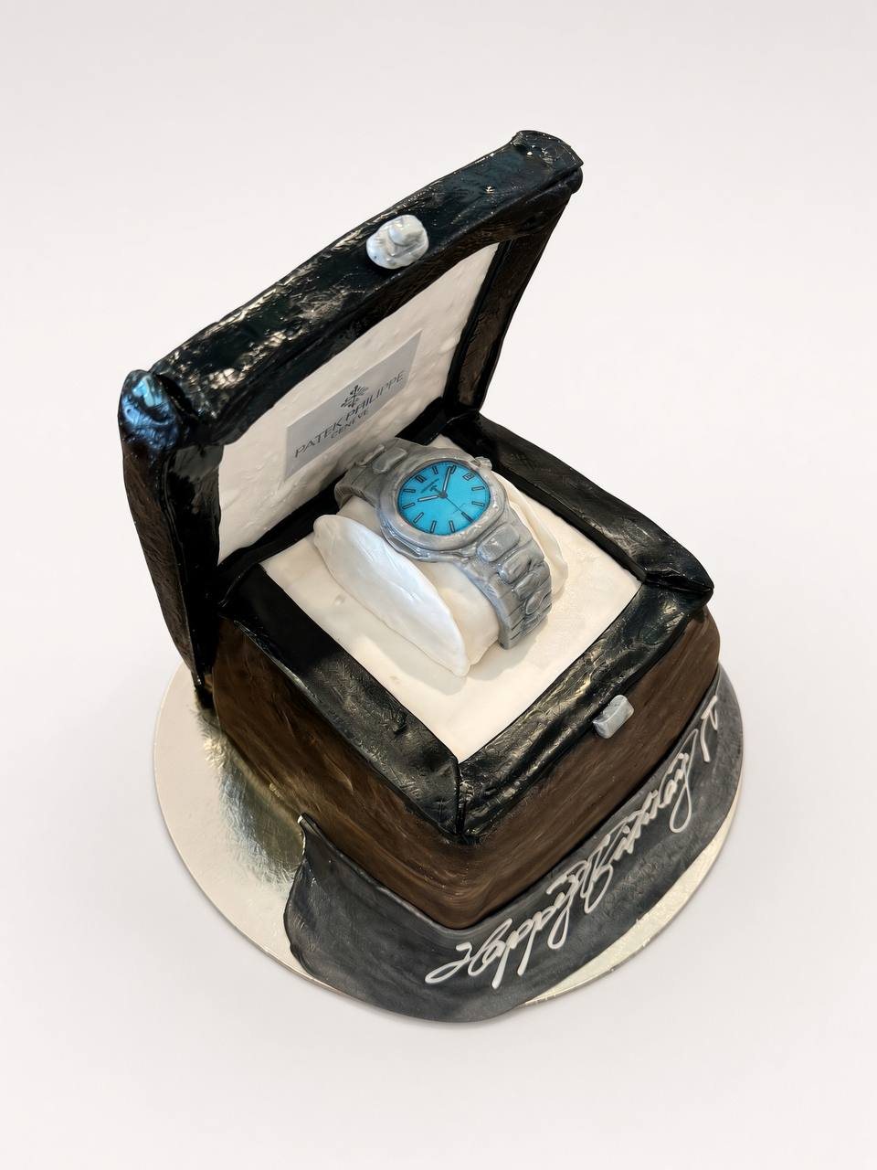 Maison Amoné, The Watch Box cake